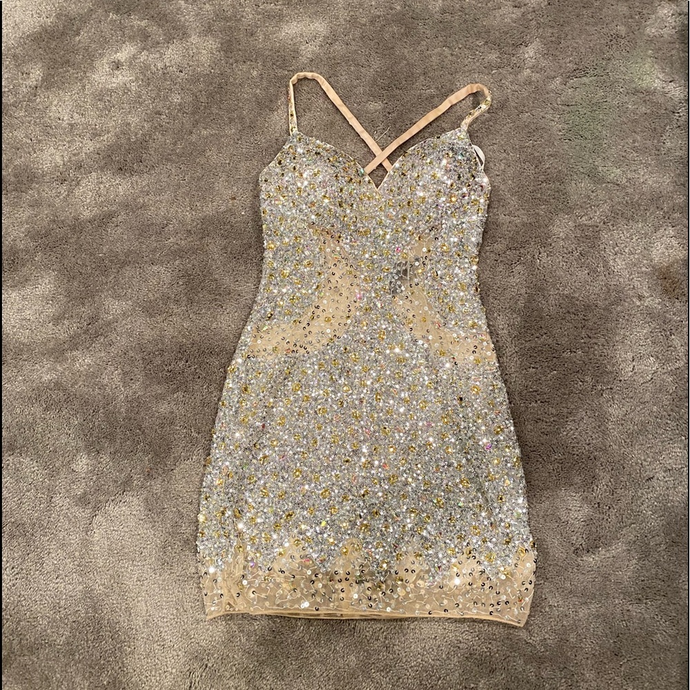 Dave and Johnny perfect prom/ homecoming dress